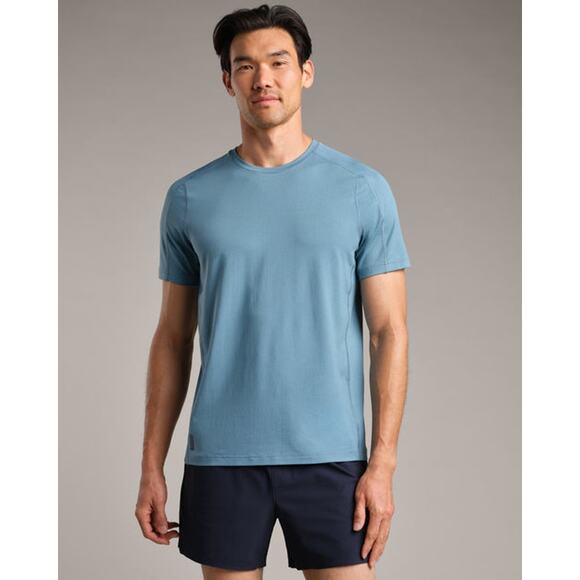 NWT Rhone Invictus Training Tee in Blue Stone size Medium - Picture 1 of 7